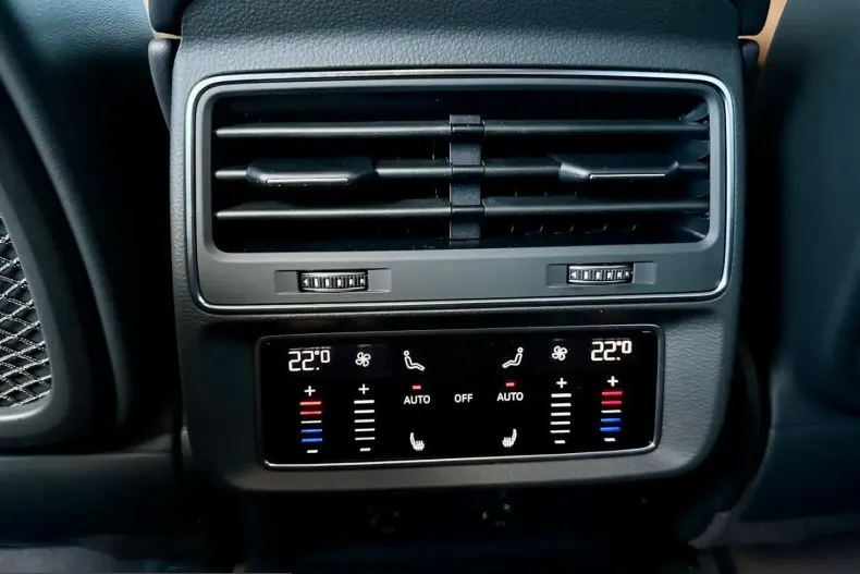 Audi RSQ8 din 2025 cu 38.000 km - oferta AUD199955 - foto 27