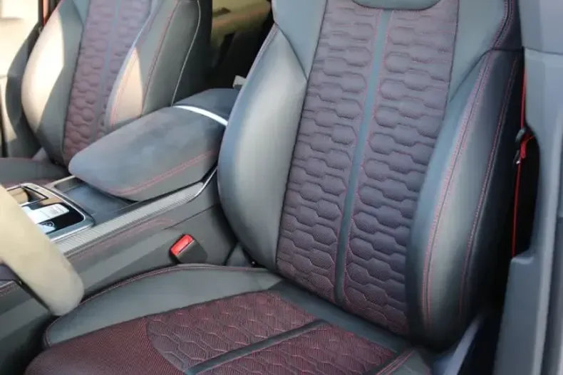 Audi RSQ8 din 2025 cu 9.990 km - oferta AUD199956 - foto 10