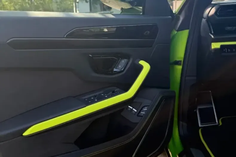 Lamborghini Urus din 2025 cu 1.100 km - oferta LAM199978 - foto 2