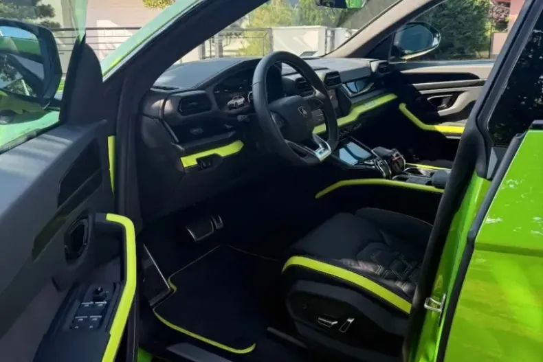 Lamborghini Urus din 2025 cu 1.100 km - oferta LAM199978 - foto 6