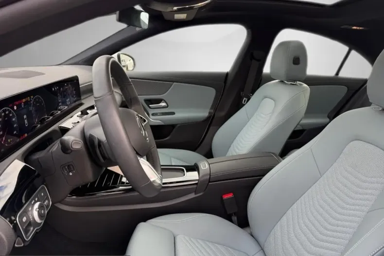 Mercedes-Benz CLA 180 (Clasa CLA) din 2024 cu 8.500 km - oferta MER199991 - foto 14