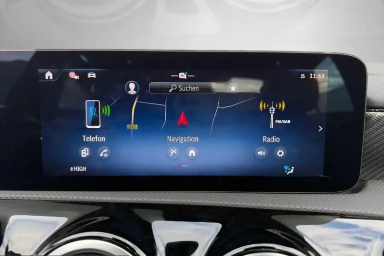 Mercedes-Benz CLA 180 (Clasa CLA) din 2024 cu 8.500 km - oferta MER199991 - foto 20