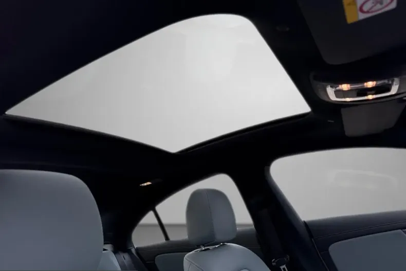 Mercedes-Benz CLA 180 (Clasa CLA) din 2024 cu 8.500 km - oferta MER199991 - foto 26