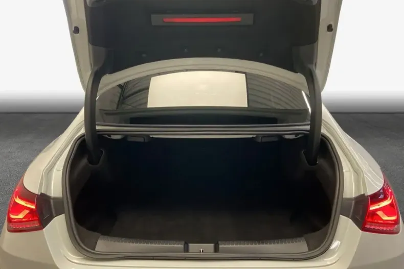 Mercedes-Benz CLA 250 (Clasa CLA) din 2022 cu 40.038 km - oferta MER199994 - foto 8