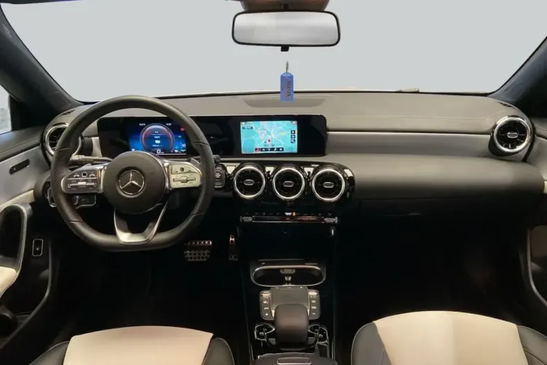 Mercedes-Benz CLA 250 (Clasa CLA) din 2022 cu 40.038 km - oferta MER199994 - foto 13