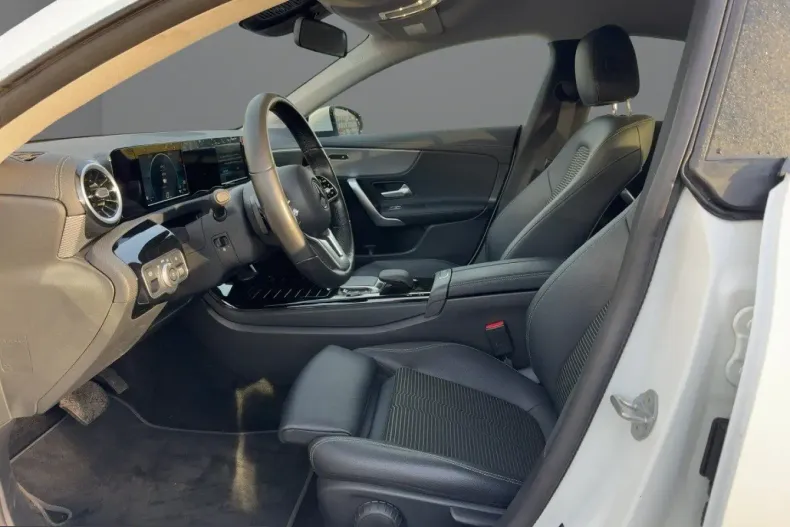 Mercedes-Benz CLA 250 (Clasa CLA) din 2021 cu 46.229 km - oferta MER199997 - foto 7