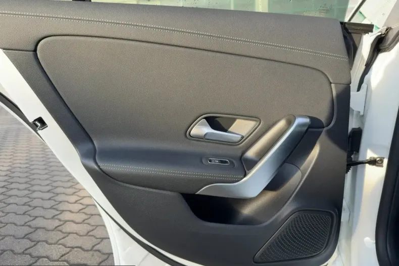 Mercedes-Benz CLA 250 (Clasa CLA) din 2021 cu 46.229 km - oferta MER199997 - foto 16