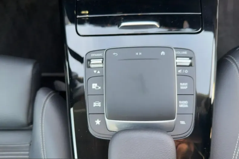 Mercedes-Benz CLA 250 (Clasa CLA) din 2021 cu 46.229 km - oferta MER199997 - foto 18