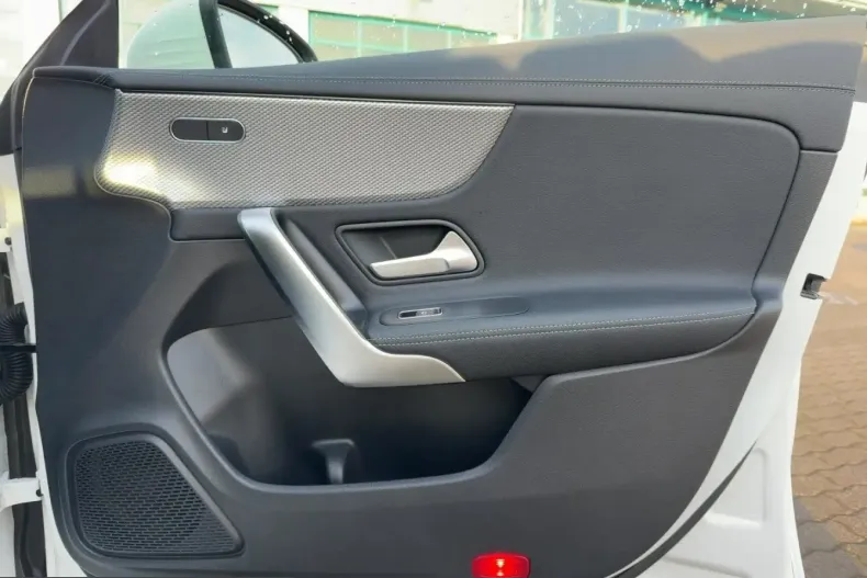 Mercedes-Benz CLA 250 (Clasa CLA) din 2021 cu 46.229 km - oferta MER199997 - foto 22