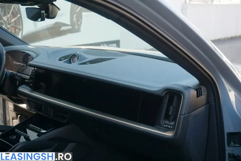 Porsche Cayenne din 2024 cu 38.950 km - oferta POR200000 - foto 17