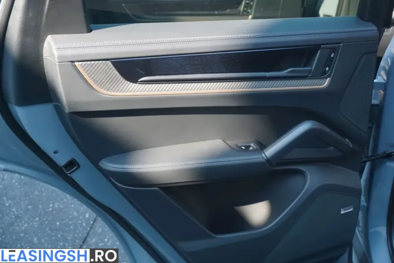 Porsche Cayenne din 2024 cu 38.950 km - oferta POR200000 - foto 19