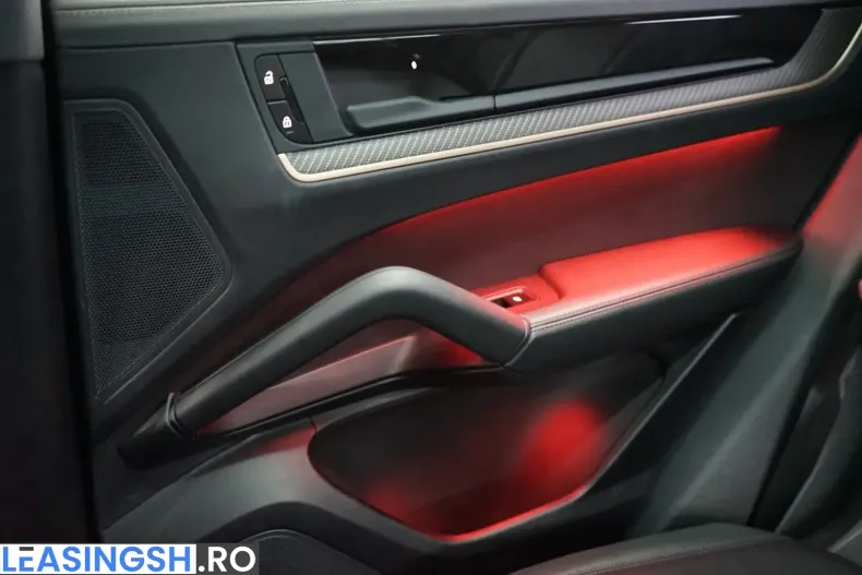 Porsche Cayenne din 2024 cu 25.880 km - oferta POR200005 - foto 19