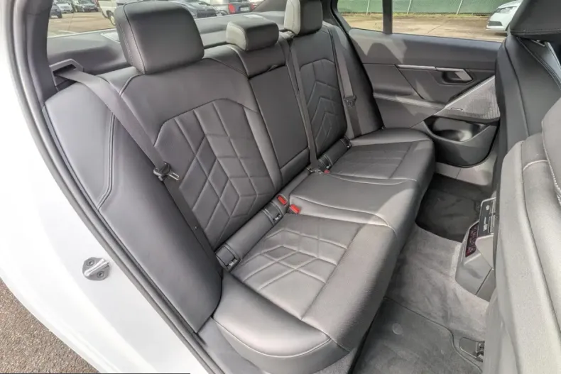 BMW 520 (Seria 5) din 2025 cu 24.987 km - oferta BMW200009 - foto 11