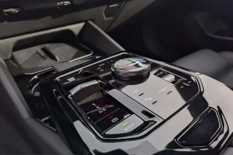 BMW 520 (Seria 5) din 2025 cu 24.987 km - oferta BMW200009 - foto 15