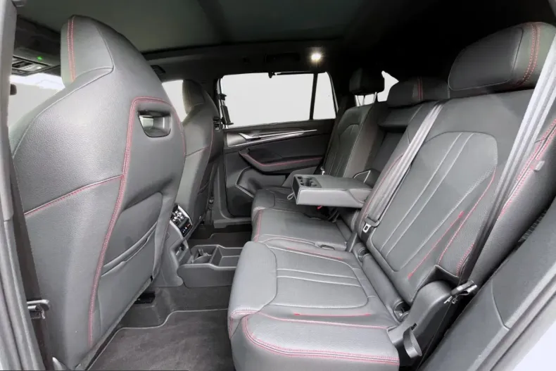 Skoda Kodiaq din 2025 cu 6.700 km - oferta SKO200026 - foto 12