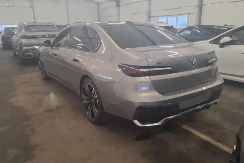 BMW 740 (Seria 7) din 2025 cu 11.901 km - oferta BMW200031 - foto 6