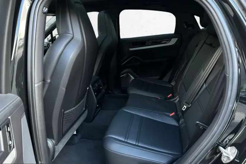 Porsche Cayenne din 2024 cu 22.650 km - oferta POR200037 - foto 6