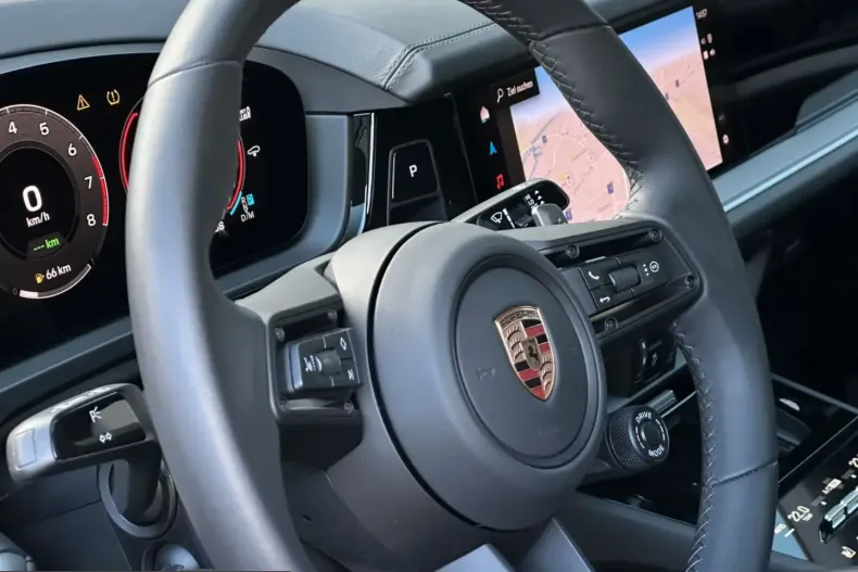 Porsche Cayenne din 2024 cu 22.650 km - oferta POR200037 - foto 11