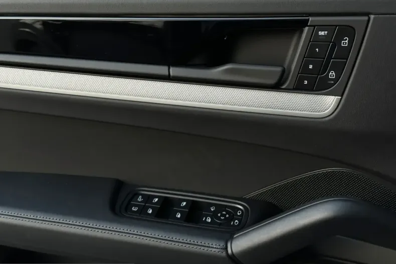 Porsche Cayenne din 2024 cu 22.650 km - oferta POR200037 - foto 19