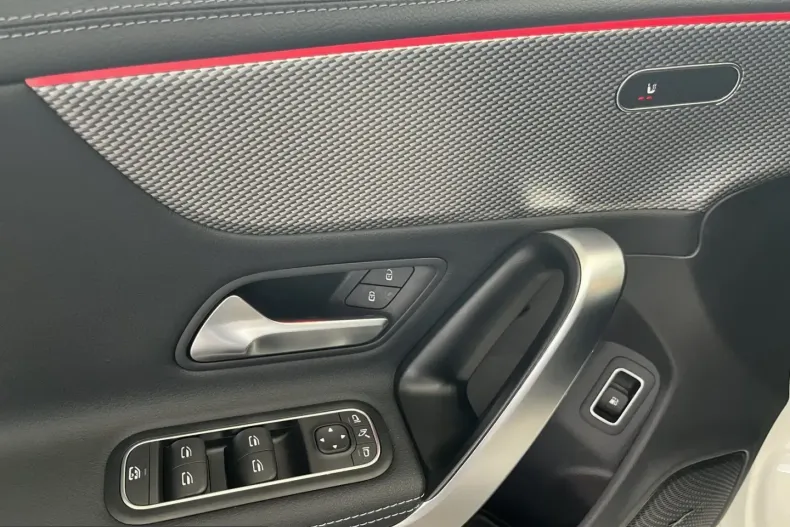 Mercedes-Benz CLA 250 (Clasa CLA) din 2022 cu 43.844 km - oferta MER200040 - foto 11