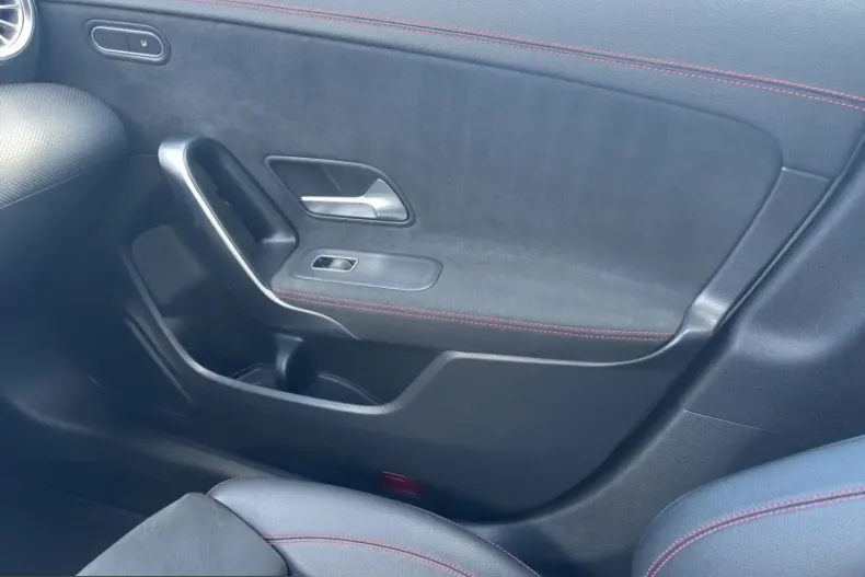 Mercedes-Benz CLA 200 (Clasa CLA) din 2021 cu 99.113 km - oferta MER200041 - foto 14