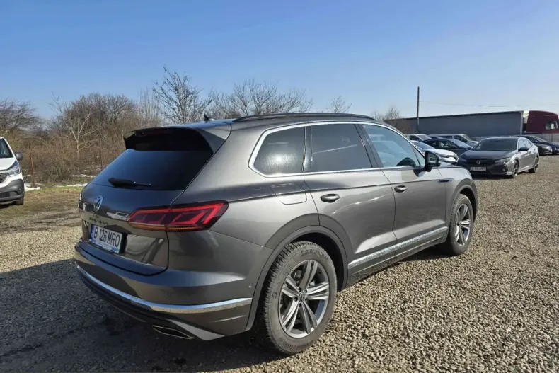 Volkswagen Touareg din 2022 cu 101.830 km - oferta VOL200043 - foto 3