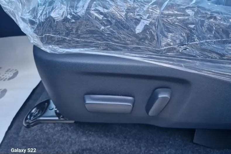 Toyota Hilux din 2025 cu 15 km - oferta TOY200057 - foto 12