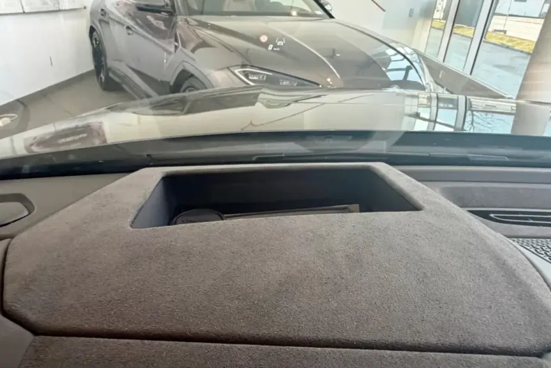 Lamborghini Urus din 2025 cu 6.500 km - oferta LAM200064 - foto 10