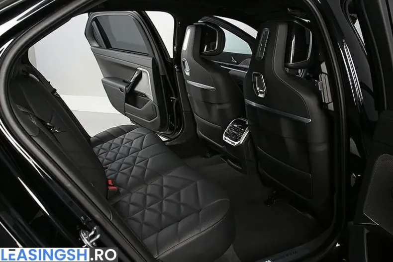 BMW 740 (Seria 7) din 2025 cu 5.900 km - oferta BMW200071 - foto 7