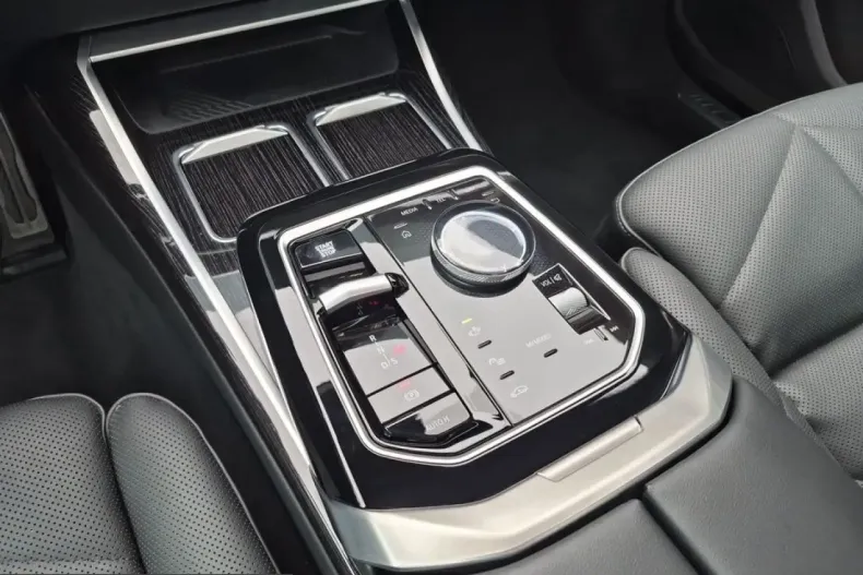 BMW 740 (Seria 7) din 2025 cu 29.995 km - oferta BMW200072 - foto 9