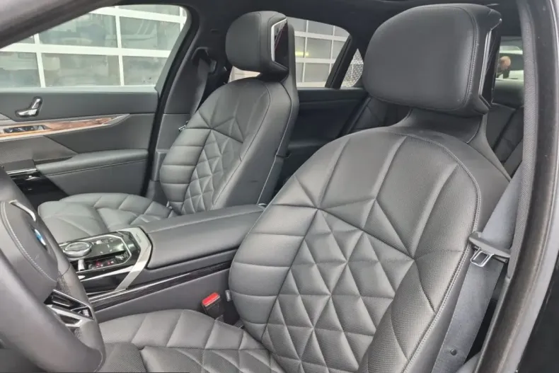 BMW 740 (Seria 7) din 2025 cu 29.995 km - oferta BMW200072 - foto 14