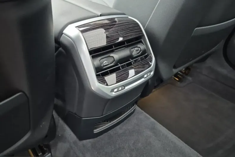 BMW 740 (Seria 7) din 2025 cu 29.995 km - oferta BMW200072 - foto 15