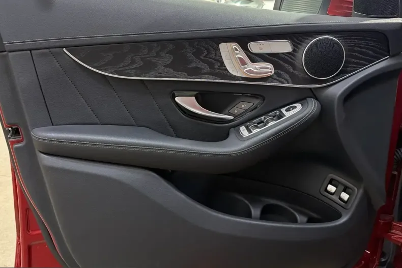 Mercedes-Benz GLC 300 (Clasa GLC) din 2022 cu 60.529 km - oferta MER200085 - foto 15