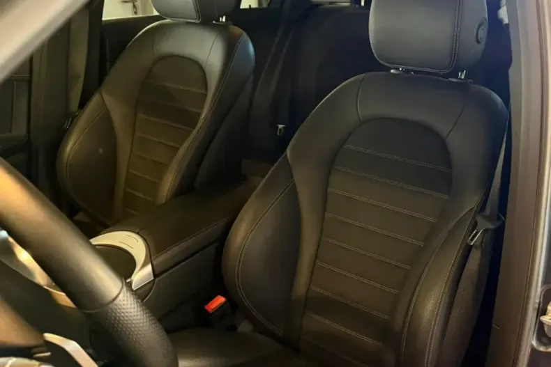 Mercedes-Benz GLC 300 (Clasa GLC) din 2022 cu 43.564 km - oferta MER200086 - foto 12