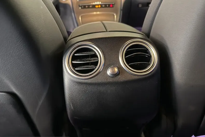 Mercedes-Benz GLC 300 (Clasa GLC) din 2022 cu 43.564 km - oferta MER200086 - foto 27