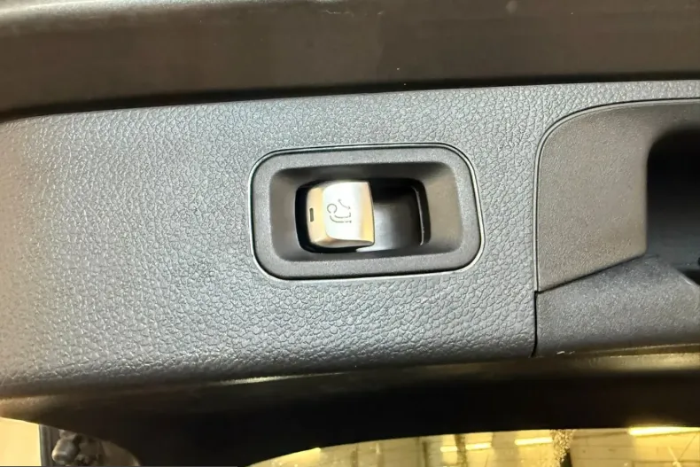 Mercedes-Benz GLC 300 (Clasa GLC) din 2022 cu 43.564 km - oferta MER200086 - foto 30