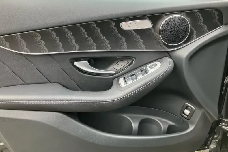 Mercedes-Benz GLC 300 (Clasa GLC) din 2022 cu 79.366 km - oferta MER200088 - foto 5