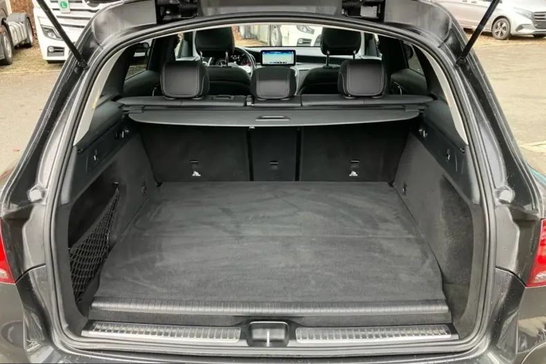 Mercedes-Benz GLC 300 (Clasa GLC) din 2022 cu 79.366 km - oferta MER200088 - foto 9