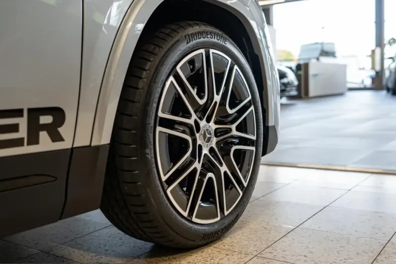 Mercedes-Benz GLA 180 (Clasa GLA) din 2025 cu 14.655 km - oferta MER200090 - foto 3