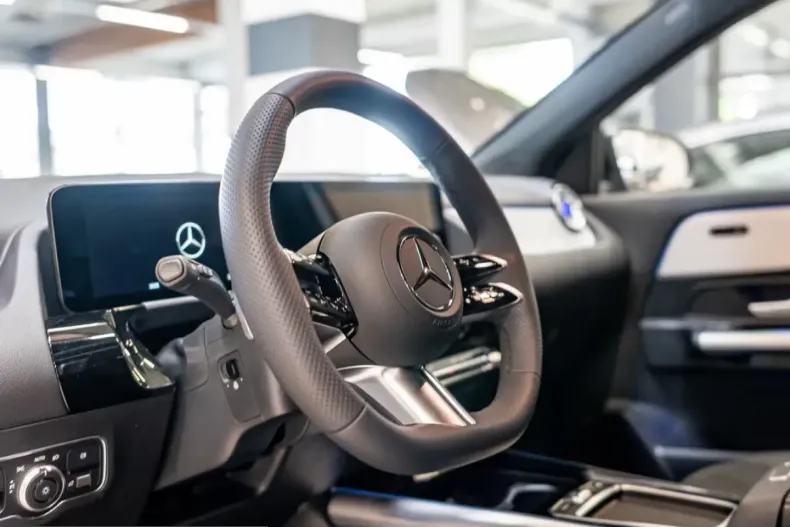 Mercedes-Benz GLA 180 (Clasa GLA) din 2025 cu 14.655 km - oferta MER200090 - foto 6