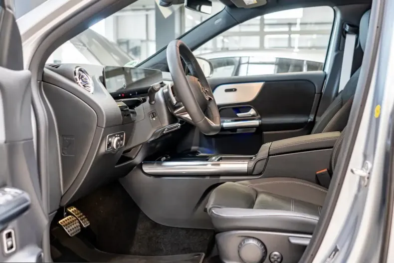 Mercedes-Benz GLA 180 (Clasa GLA) din 2025 cu 14.655 km - oferta MER200090 - foto 7