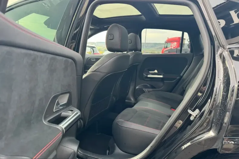 Mercedes-Benz GLA 200 (Clasa GLA) din 2024 cu 54.900 km - oferta MER200091 - foto 9