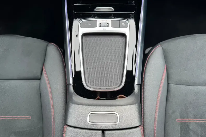 Mercedes-Benz GLA 200 (Clasa GLA) din 2024 cu 54.900 km - oferta MER200091 - foto 14