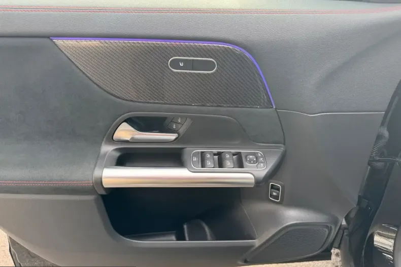 Mercedes-Benz GLA 200 (Clasa GLA) din 2024 cu 54.900 km - oferta MER200091 - foto 15