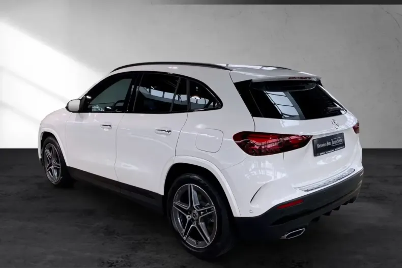 Mercedes-Benz GLA 220 (Clasa GLA) din 2024 cu 15.677 km - oferta MER200092 - foto 3