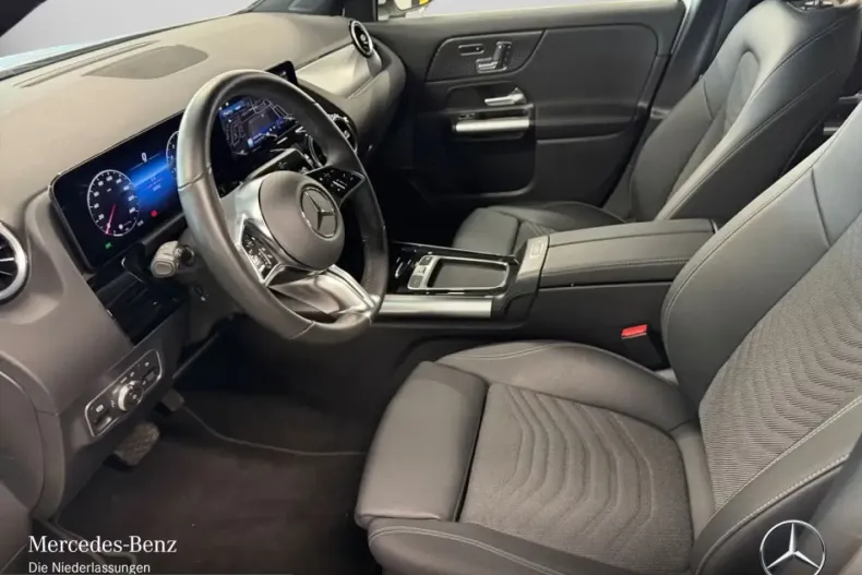 Mercedes-Benz GLA 180 (Clasa GLA) din 2024 cu 18.352 km - oferta MER200094 - foto 10