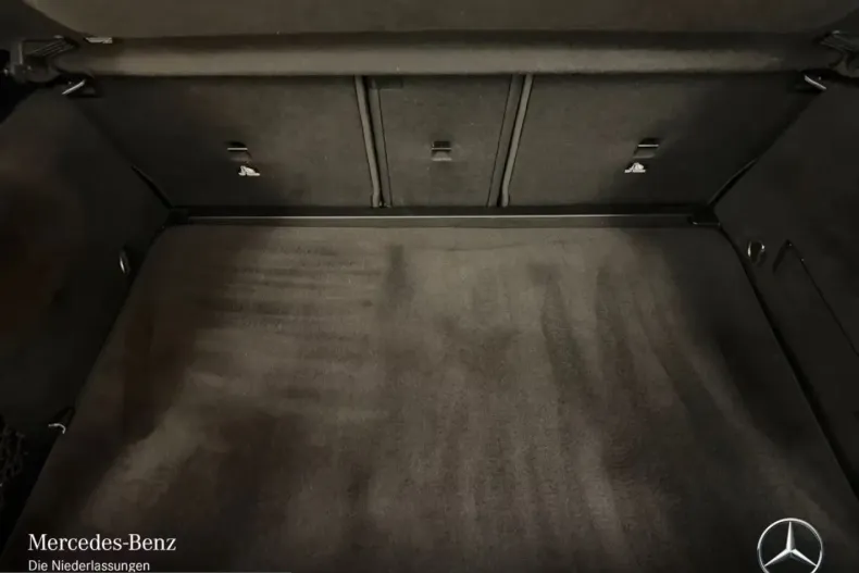 Mercedes-Benz GLA 180 (Clasa GLA) din 2024 cu 18.352 km - oferta MER200094 - foto 15