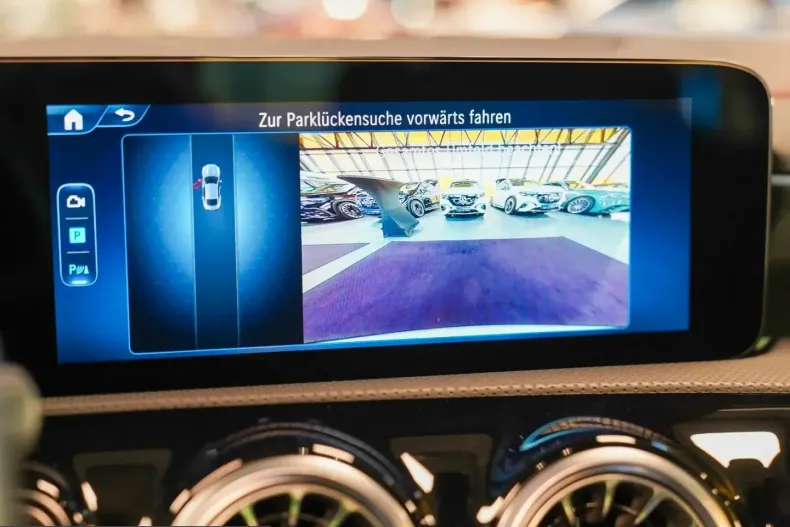 Mercedes-Benz CLA 250 (Clasa CLA) din 2024 cu 9.783 km - oferta MER200098 - foto 13