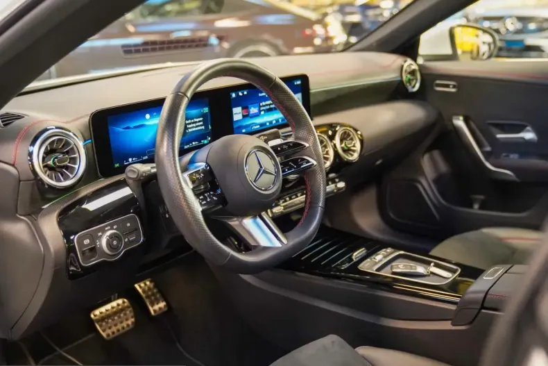 Mercedes-Benz CLA 250 (Clasa CLA) din 2024 cu 9.783 km - oferta MER200098 - foto 15