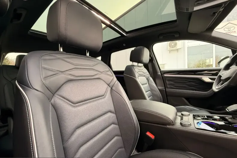 Volkswagen Touareg din 2024 cu 60.000 km - oferta VOL200100 - foto 31